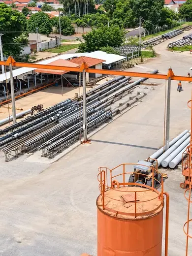 Estoque de postes de concreto no Tocantins